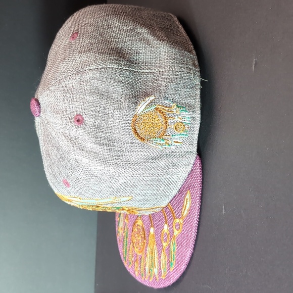 Flight Inspired Dreamcatcher Hemp Fitted Gray/Purple Hat,7 1/4. - Picture 3 of 10